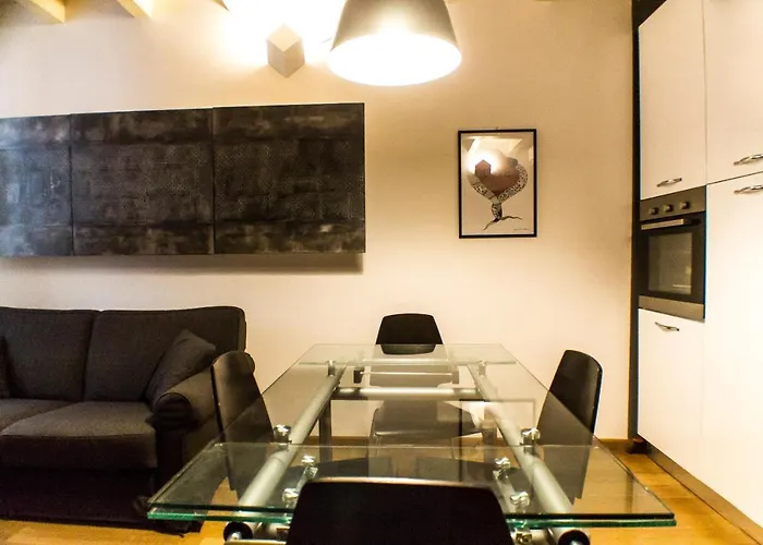 Cozy Navigli Apartment